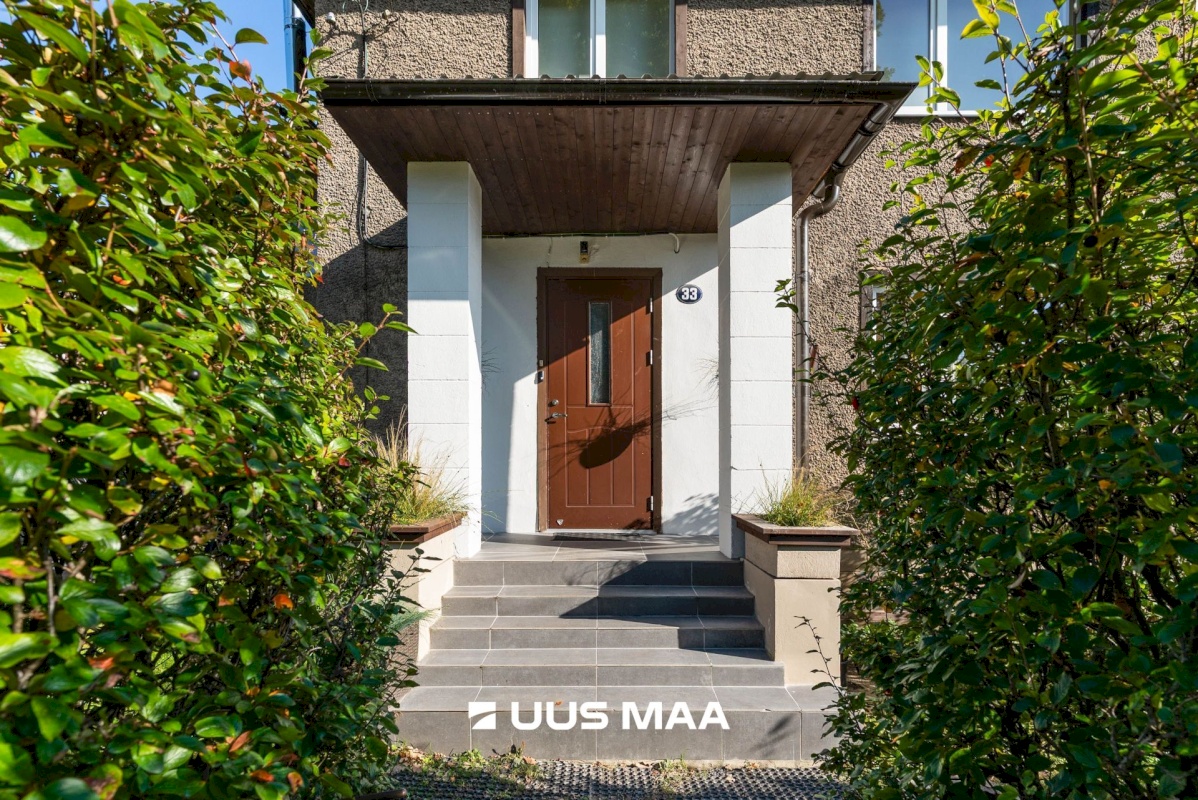 Viljandi linn, Uueveski, Ugala pst 33