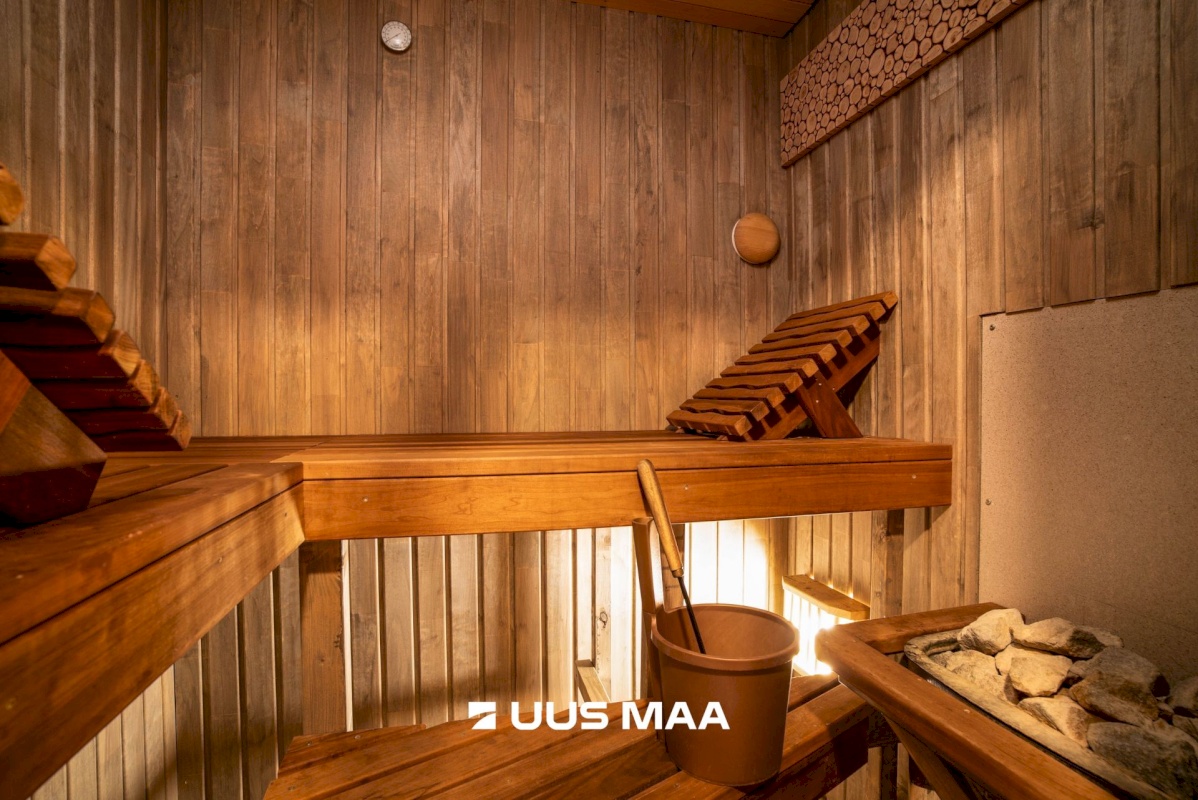 Viljandi linn, Uueveski, Ugala pst 33