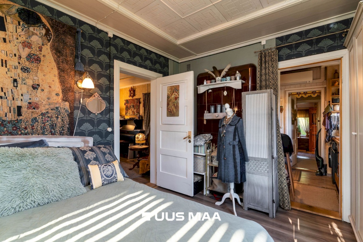 Viljandi linn, Uueveski, Ugala pst 33