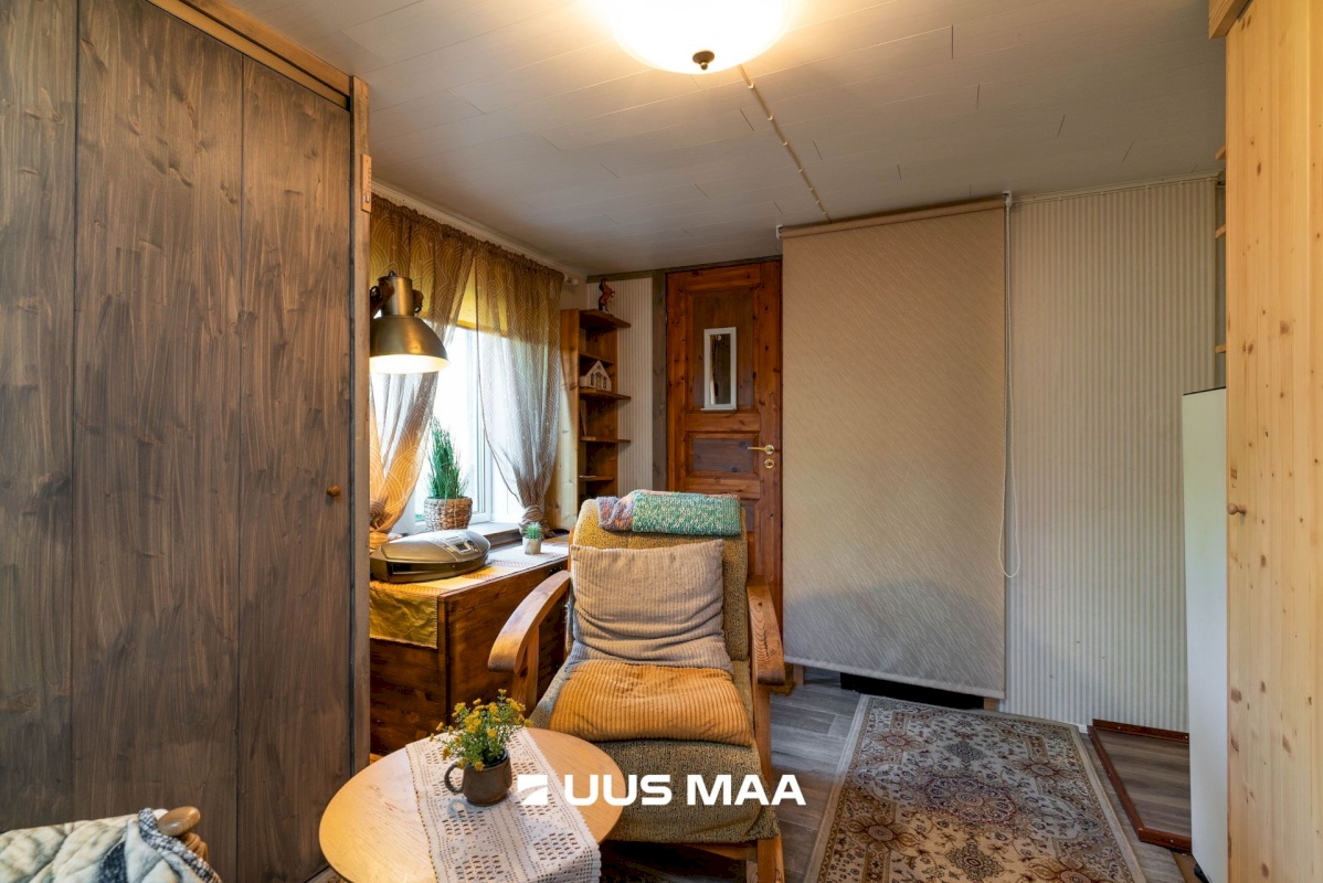 Viljandi linn, Uueveski, Ugala pst 33