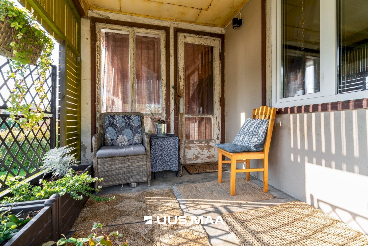 Viljandi linn, Uueveski, Ugala pst 33