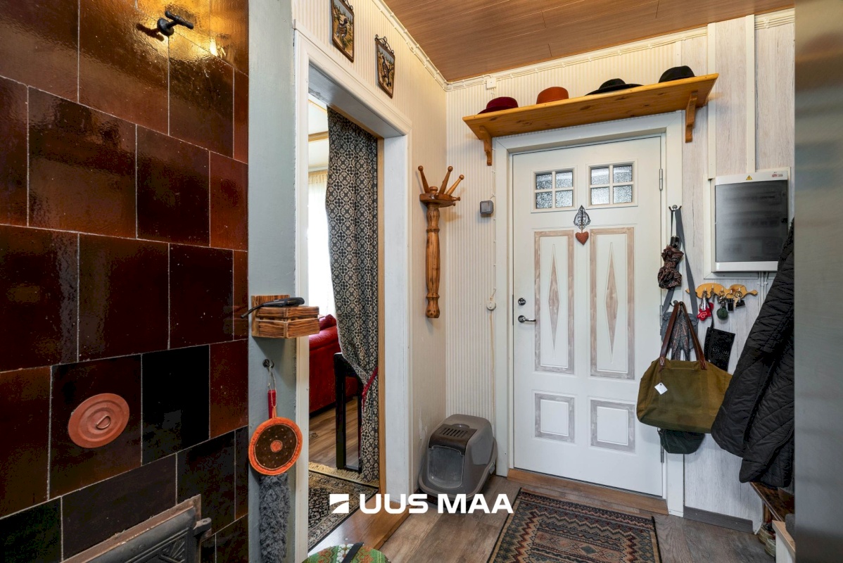 Viljandi linn, Uueveski, Ugala pst 33