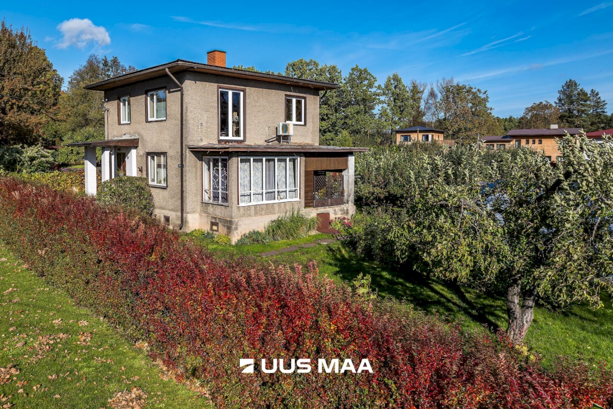 Viljandi linn, Uueveski, Ugala pst 33