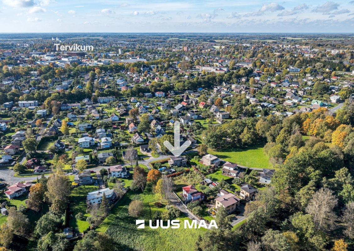 Viljandi linn, Uueveski, Ugala pst 33