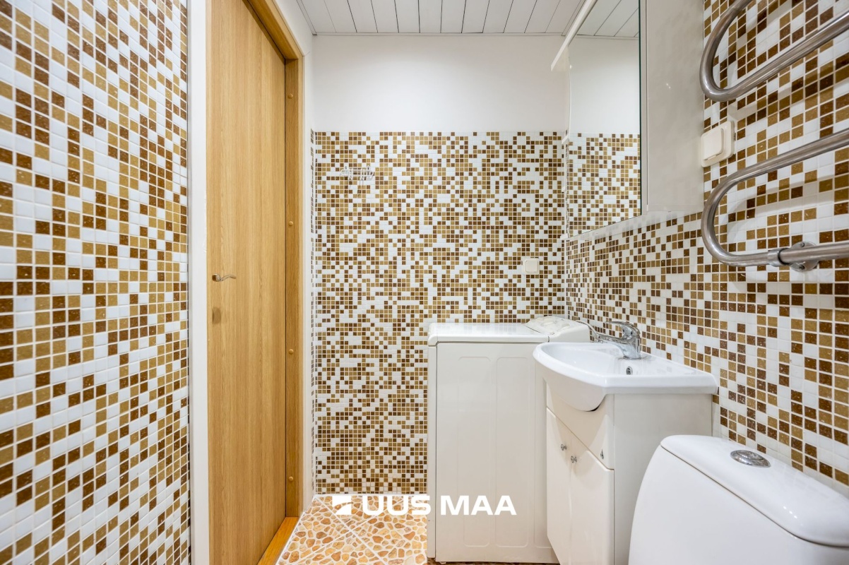 Tallinn, Põhja-Tallinna linnaosa, Madala 11