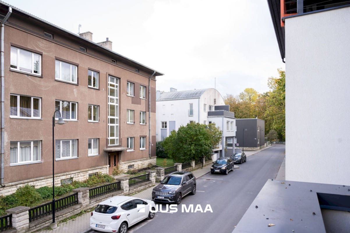 Saaremaa vald, Kuressaare linn, Pikk 2