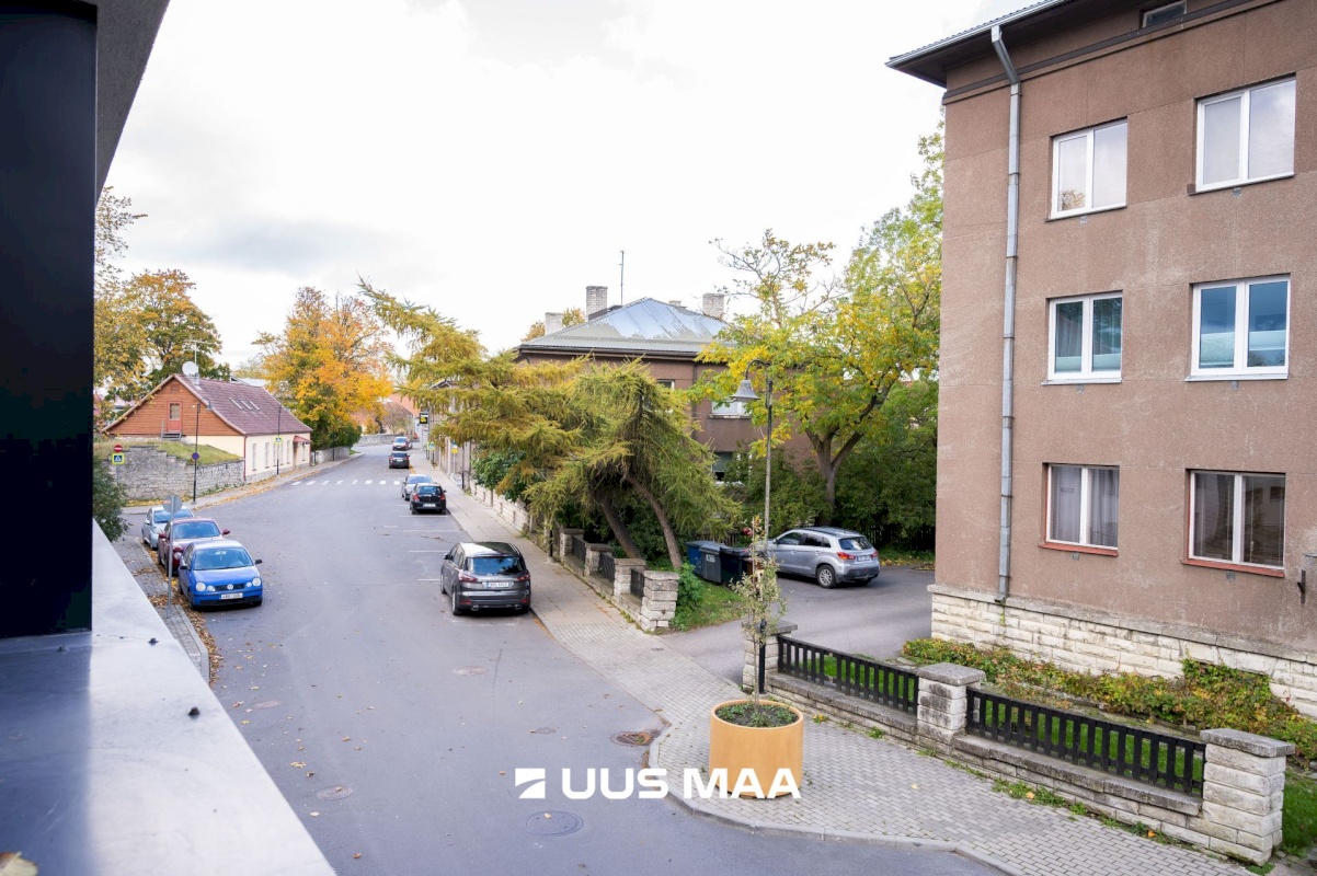 Saaremaa vald, Kuressaare linn, Pikk 2