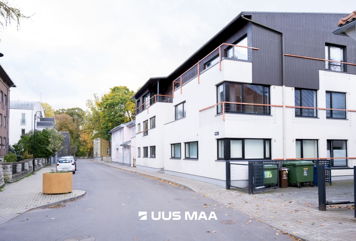 Saaremaa vald, Kuressaare linn, Pikk 2