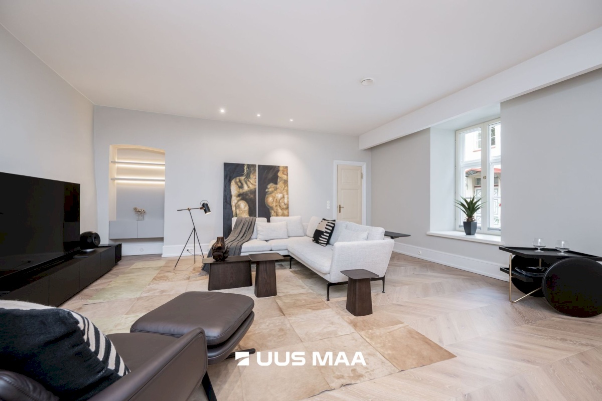 Tallinn, Kesklinna linnaosa, Vanalinn, Pikk 9