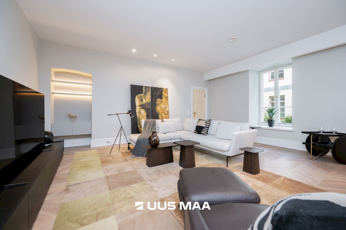 Tallinn, Kesklinna linnaosa, Vanalinn, Pikk 9