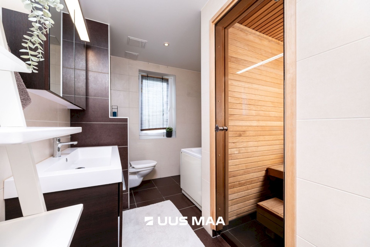 Tallinn, Kesklinna linnaosa, Kadriorg, Uuslinna 9/1