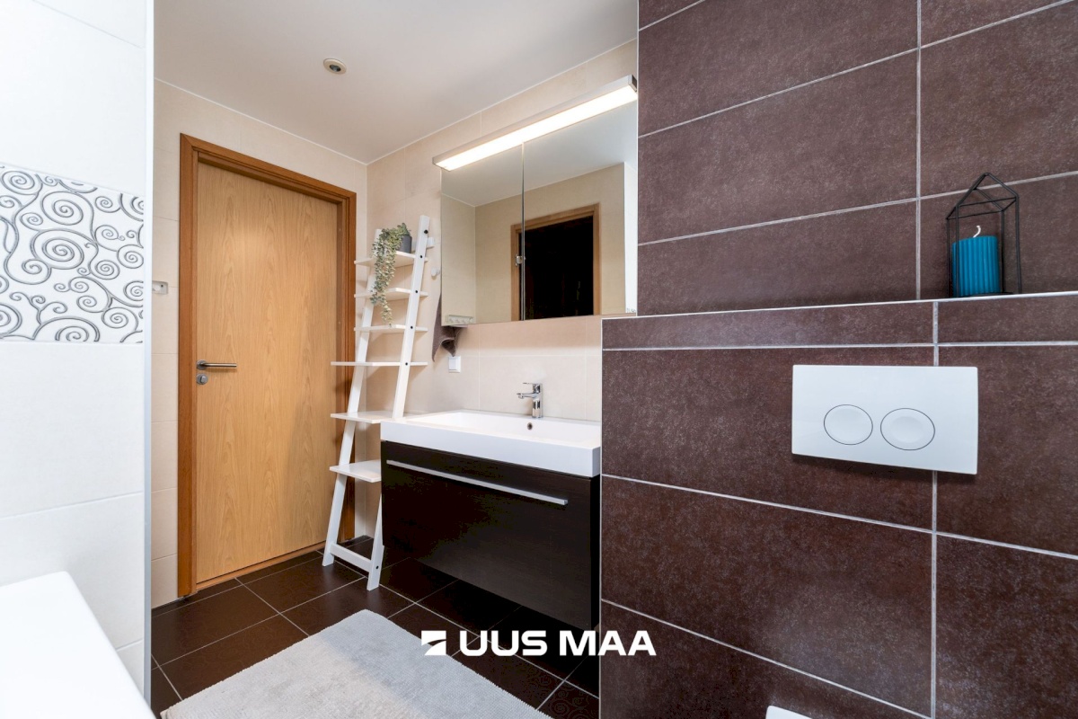 Tallinn, Kesklinna linnaosa, Kadriorg, Uuslinna 9/1