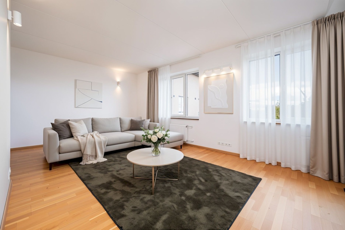 Tallinn, Lasnamäe linnaosa, Ülemiste, Peterburi tee 4