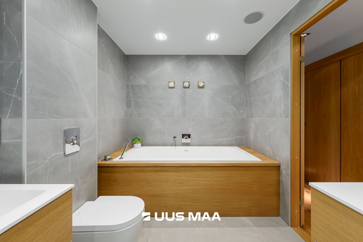 Tallinn, Kesklinna linnaosa, Kadriorg, J. Vilmsi tn 14