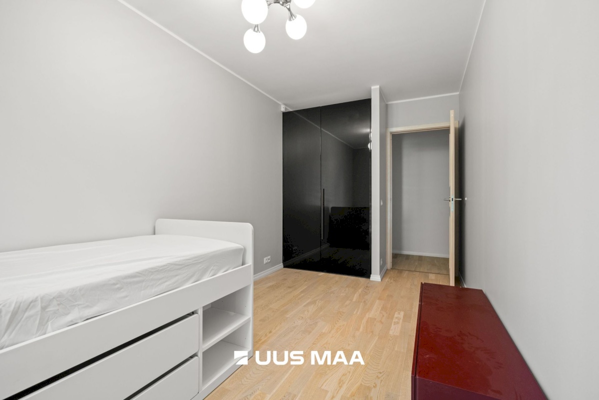 Tallinn, Kesklinna linnaosa, Kadriorg, Tina tn 1A