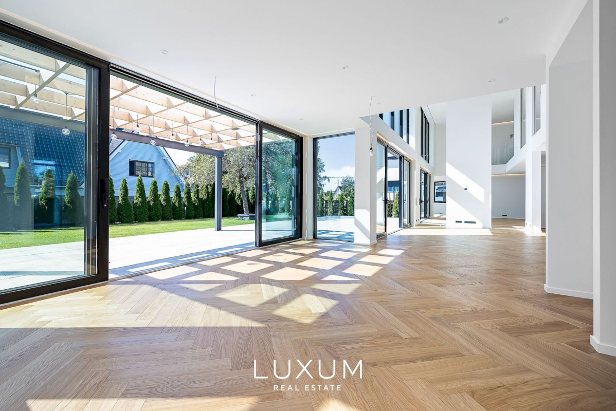 Tallinn, Pirita linnaosa, Merivälja, Kesktee