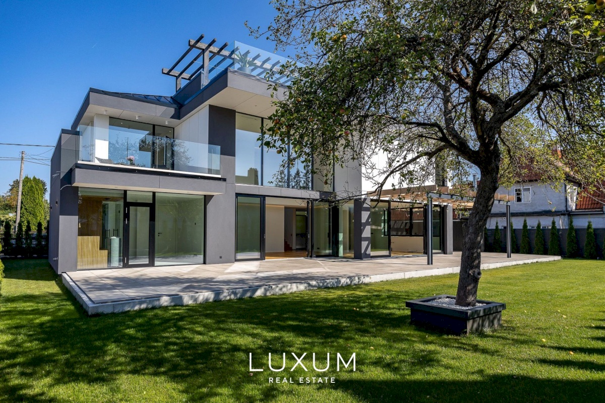 Tallinn, Pirita linnaosa, Merivälja, Kesktee