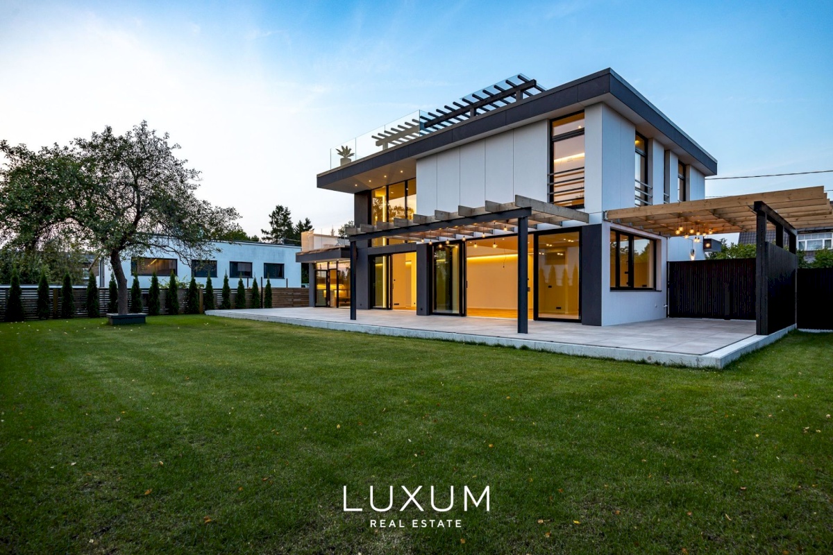 Tallinn, Pirita linnaosa, Merivälja, Kesktee