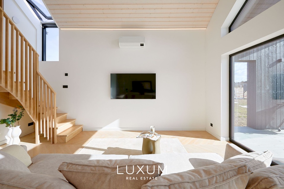 Lääne-Harju vald, Madise küla, Põldmarja