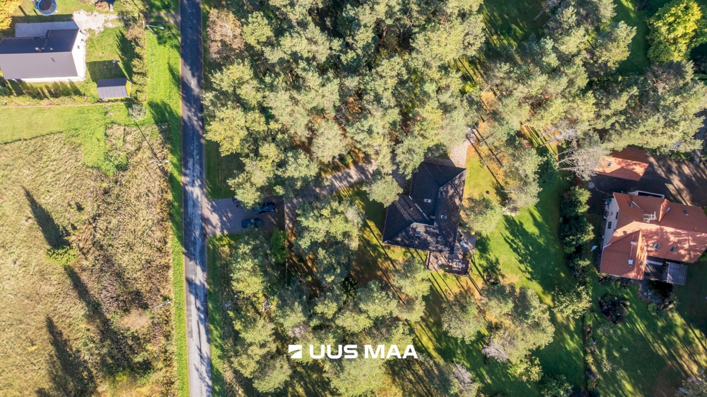 Harku vald, Vääna küla, Väänatammi tee 8