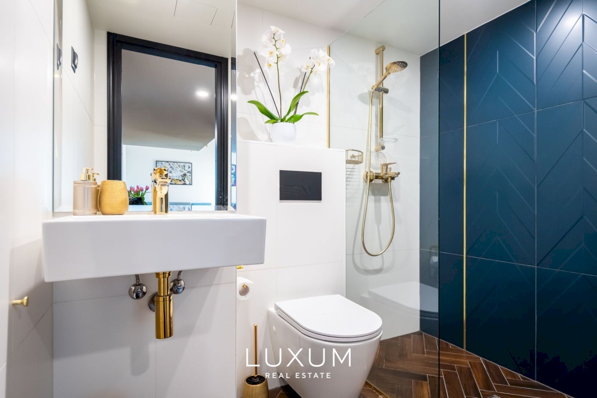 Tallinn, Kesklinna linnaosa, Raua, Narva mnt 40