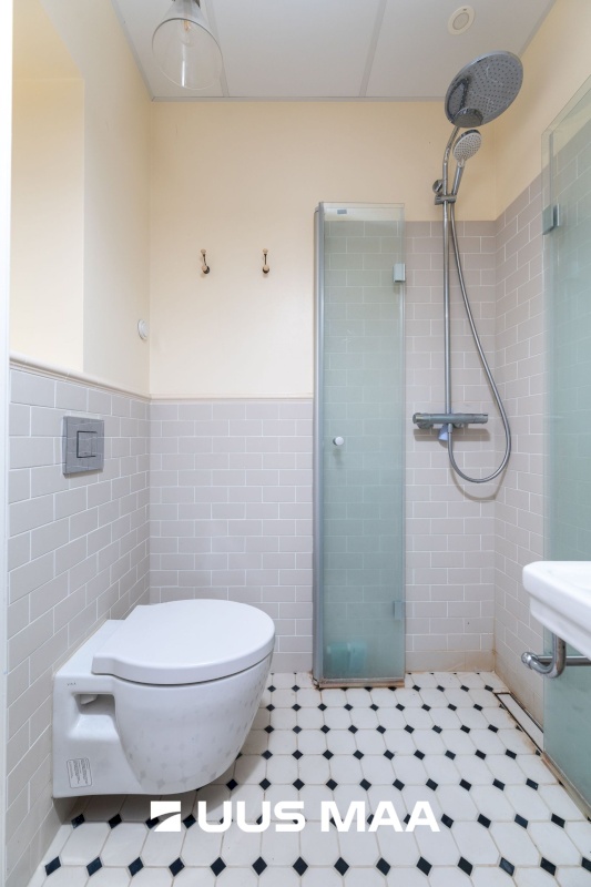 Tallinn, Kesklinna linnaosa, Kadriorg, F. J. Wiedemanni 13