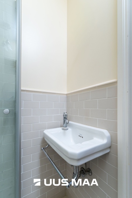 Tallinn, Kesklinna linnaosa, Kadriorg, F. J. Wiedemanni 13