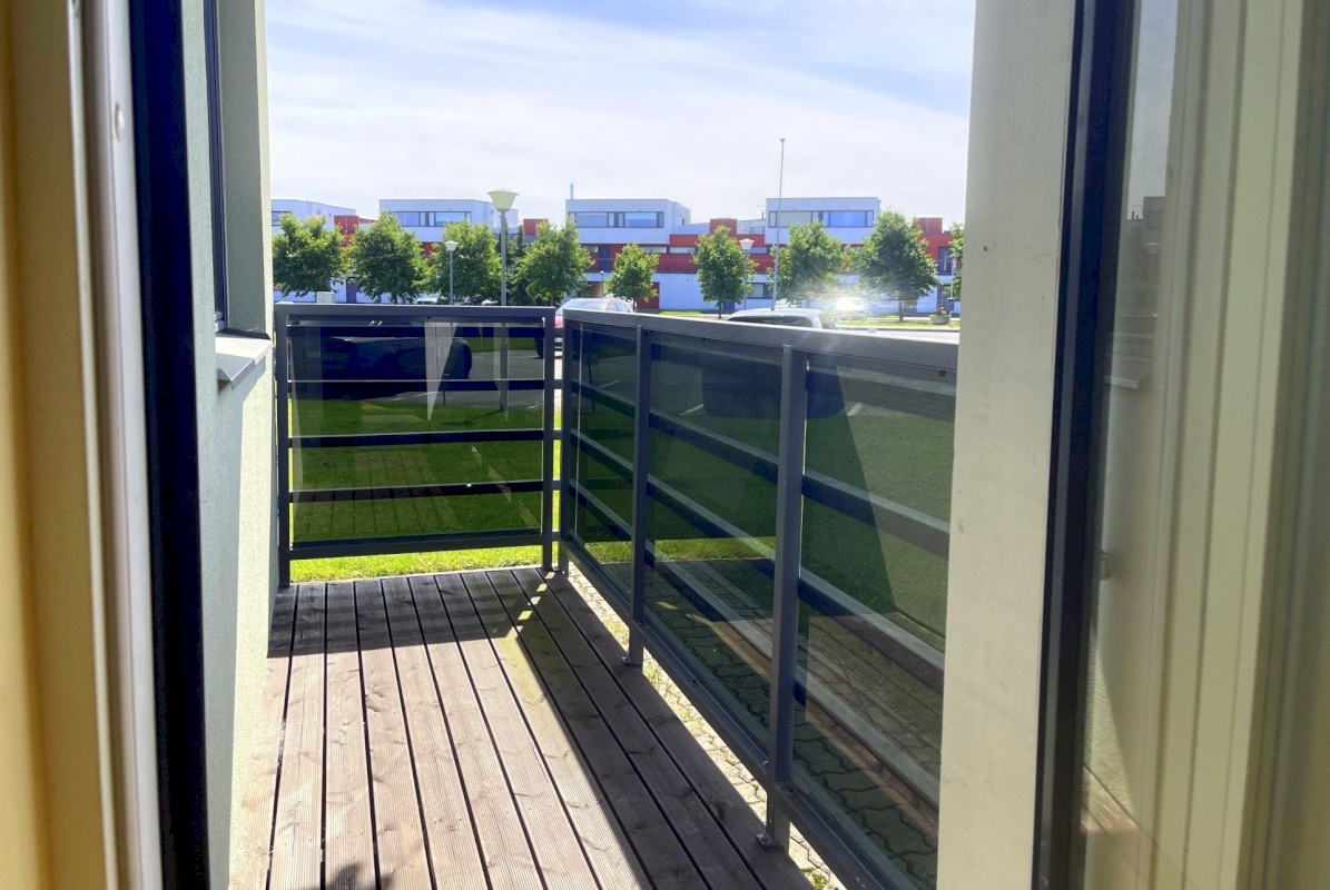 Rae vald, Peetri alevik, Uus maa tee 8