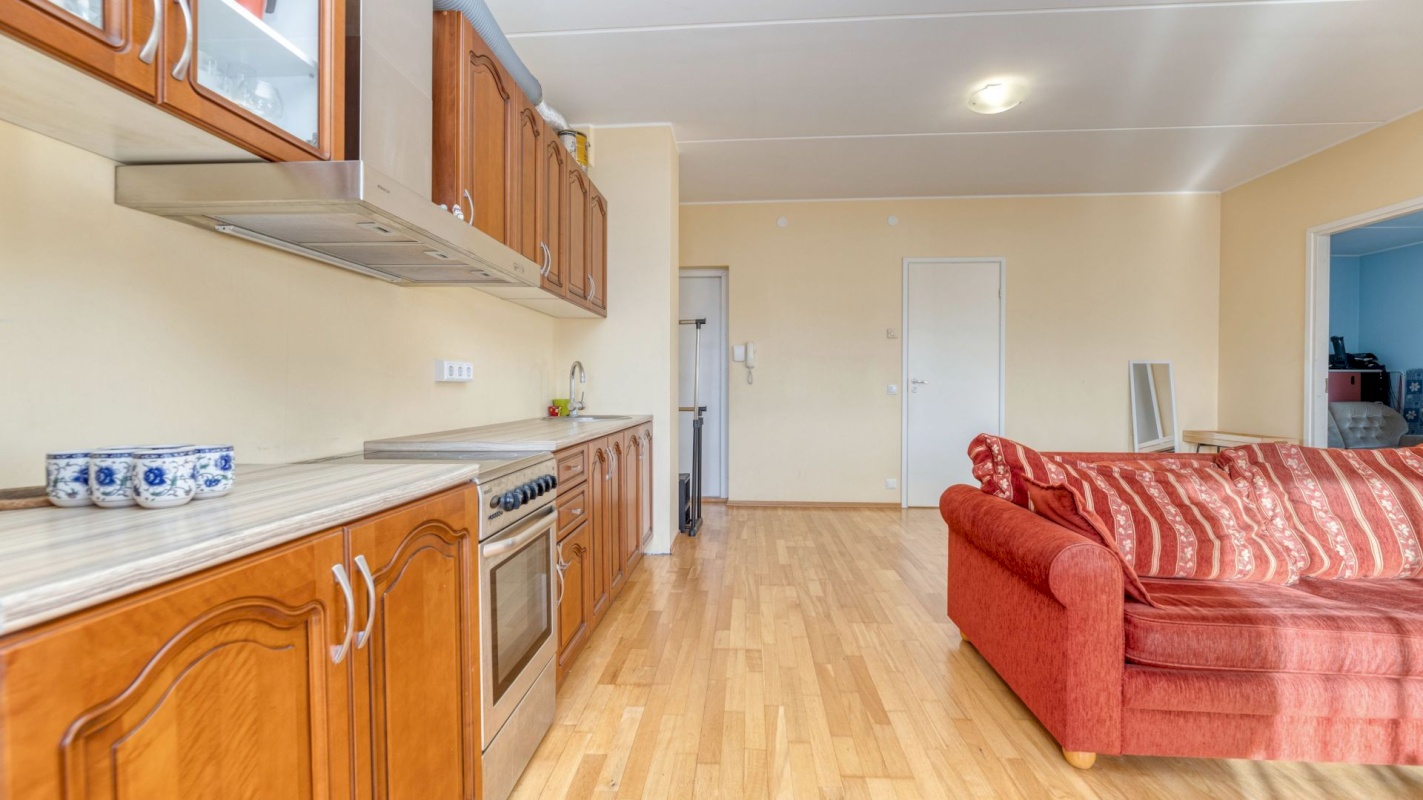 Rae vald, Peetri alevik, Uus maa tee 8