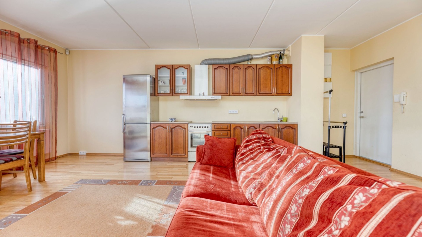 Rae vald, Peetri alevik, Uus maa tee 8