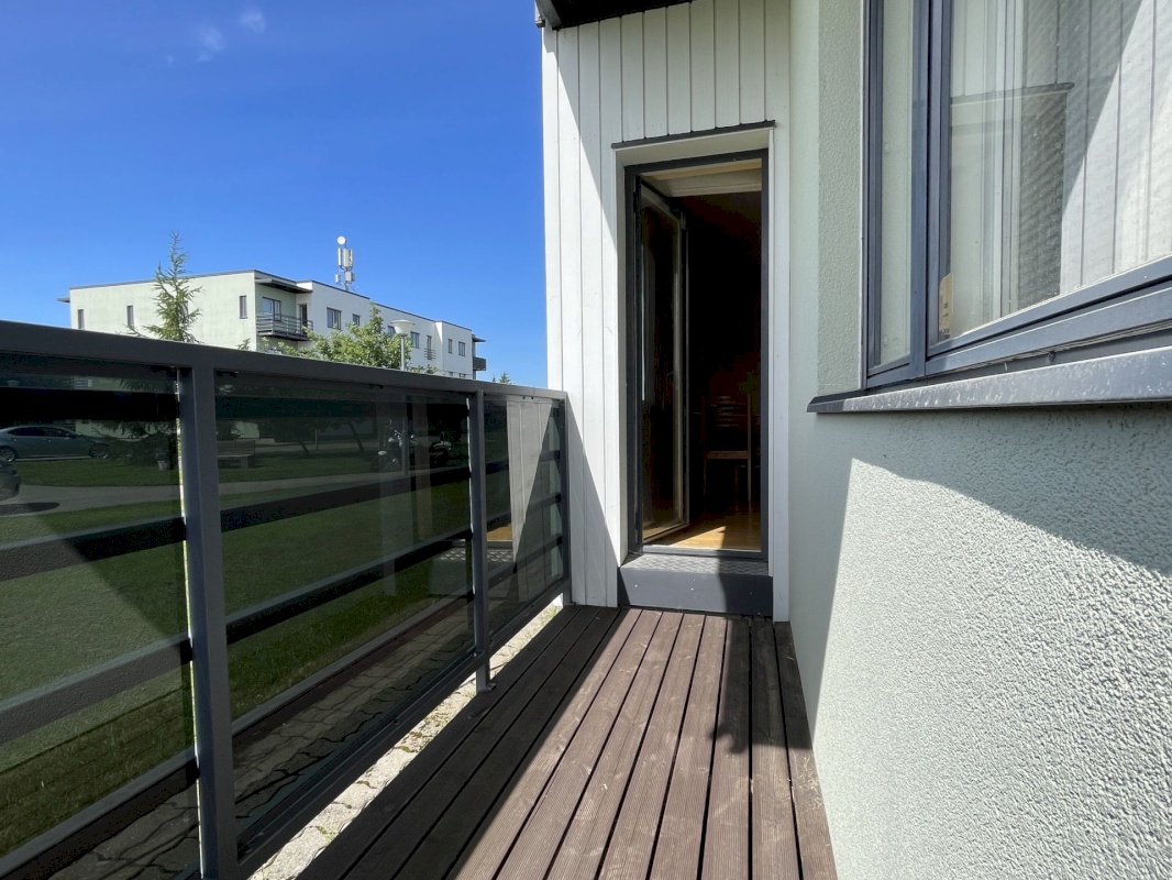 Rae vald, Peetri alevik, Uus maa tee 8