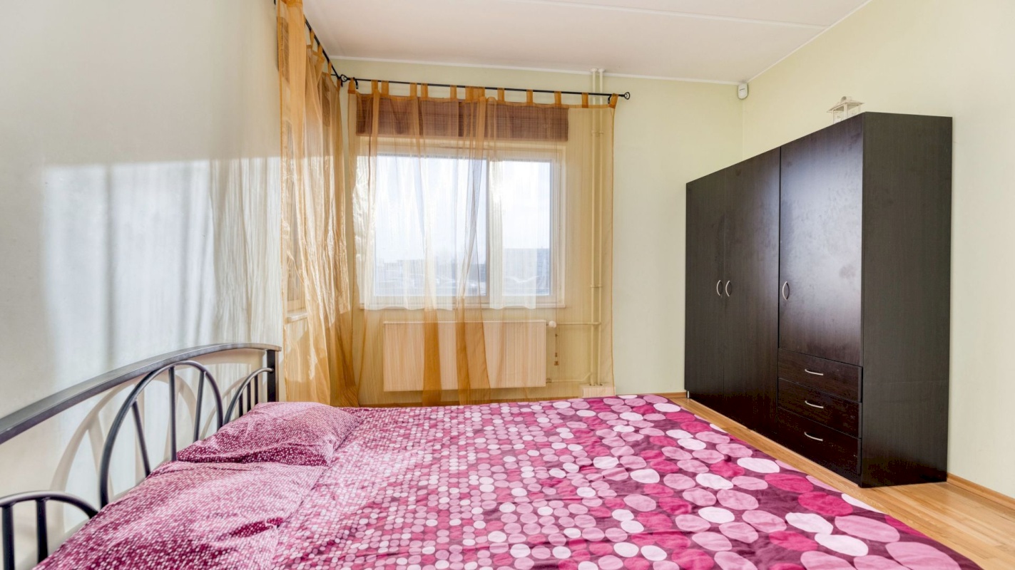 Rae vald, Peetri alevik, Uus maa tee 8