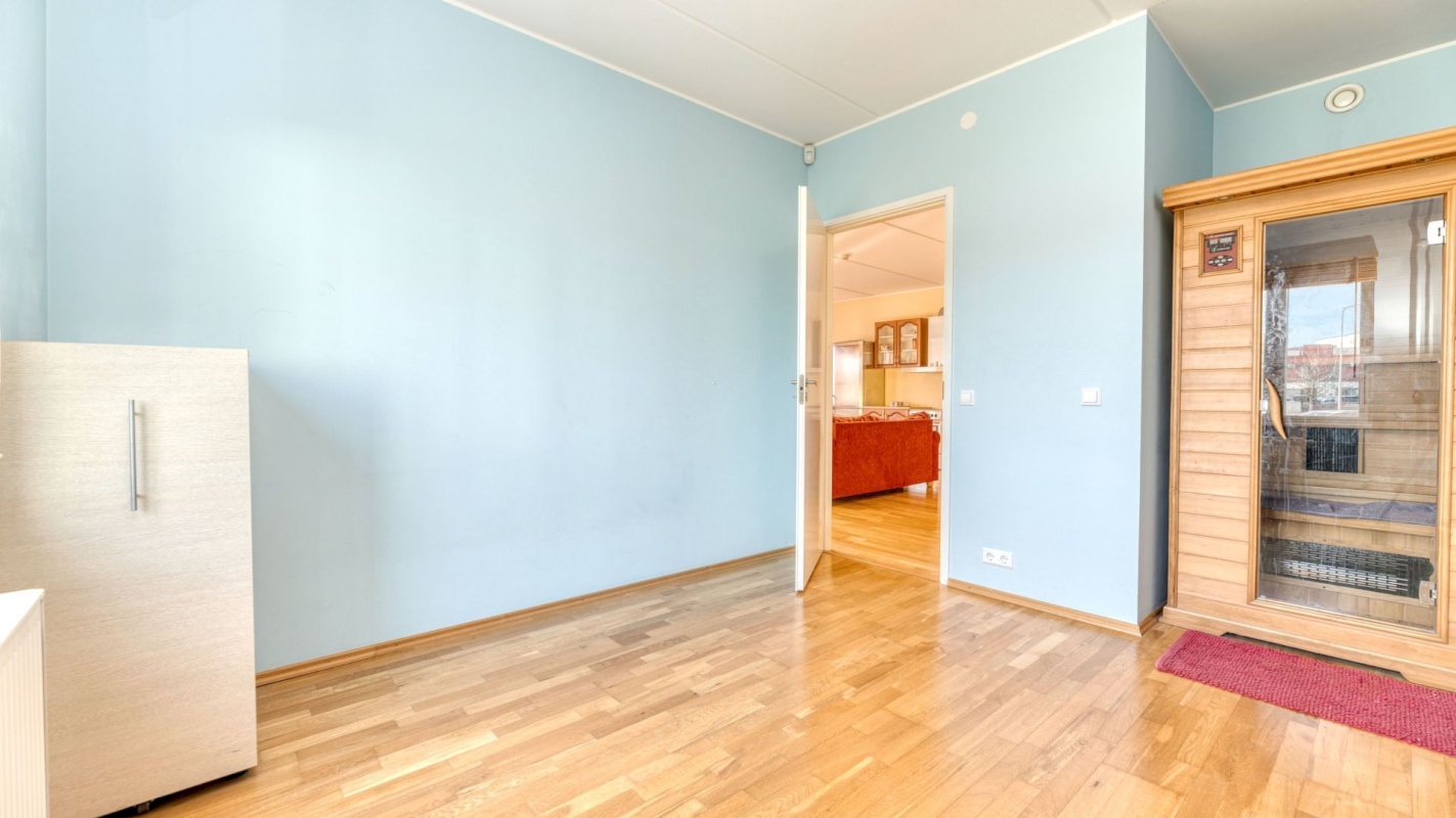 Rae vald, Peetri alevik, Uus maa tee 8