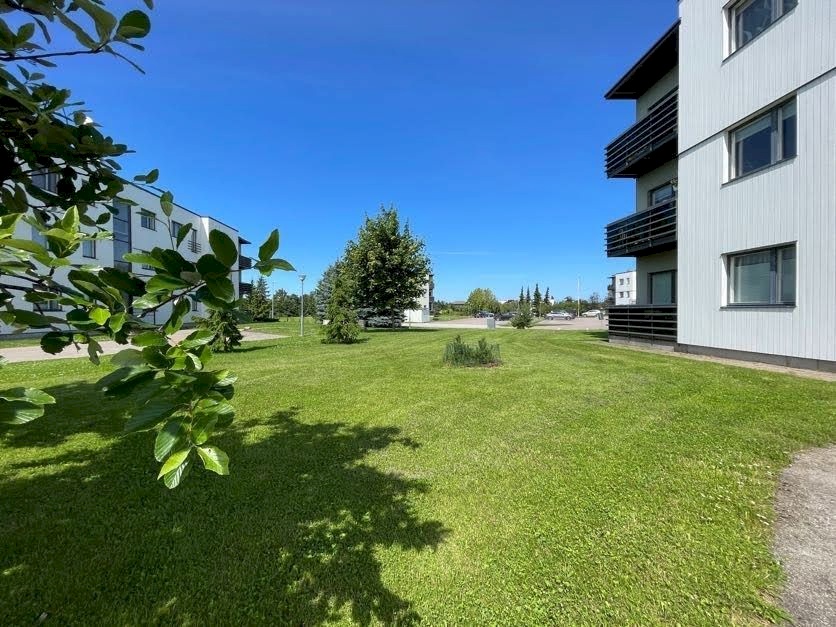 Rae vald, Peetri alevik, Uus maa tee 8