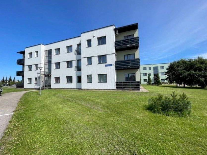 Rae vald, Peetri alevik, Uus maa tee 8