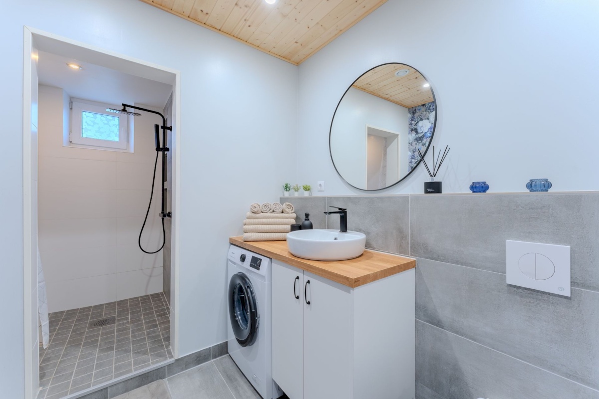 Pärnu linn, Pärnu linn, Kesklinn, Riia mnt 50