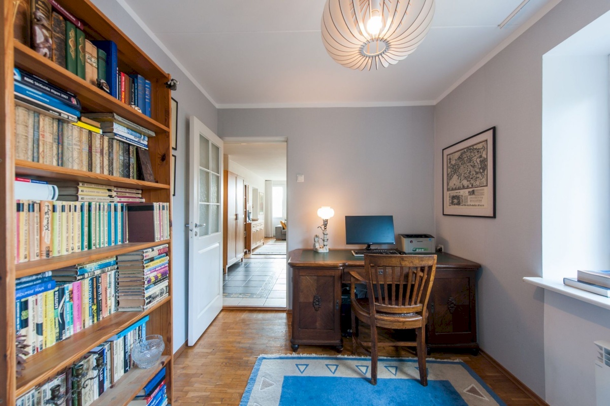 Tallinn, Kesklinna linnaosa, Torupilli, J. Kunderi tn 8