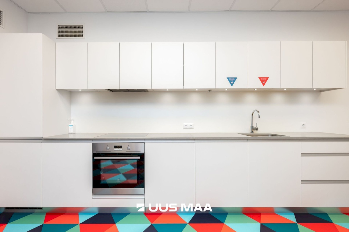 Tallinn, Kesklinna linnaosa, Sadama, Uus-Sadama 21