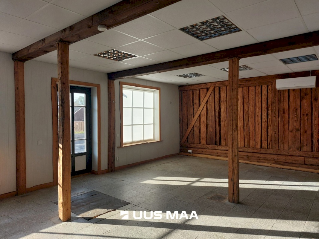 Mulgi vald, Abja-Paluoja linn, Pärnu mnt 22