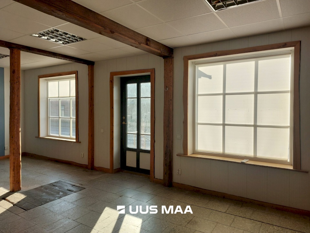 Mulgi vald, Abja-Paluoja linn, Pärnu mnt 22