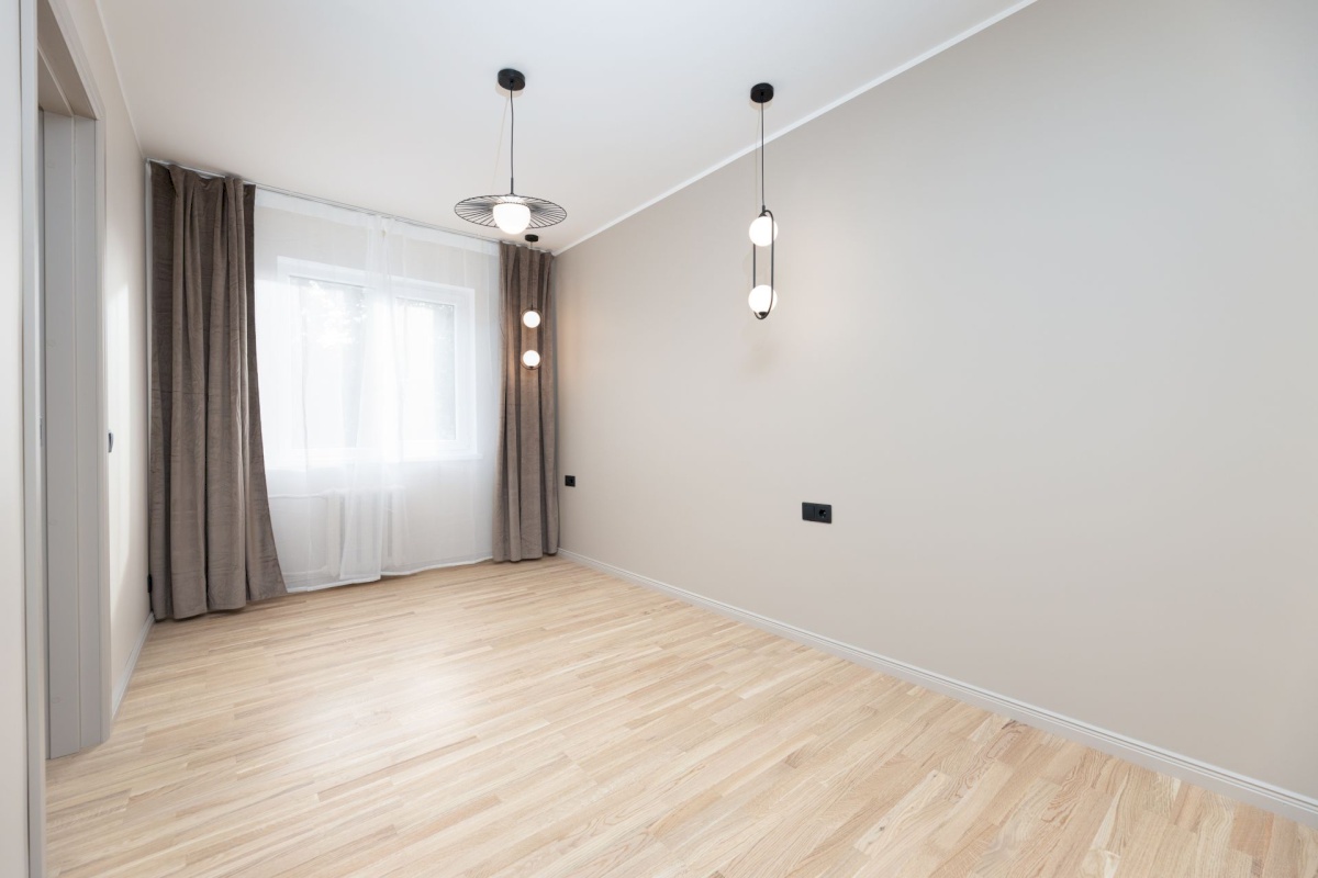 Tallinn, Mustamäe linnaosa, Keskuse 12