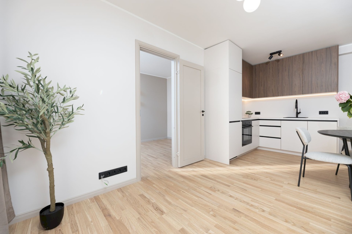 Tallinn, Mustamäe linnaosa, Keskuse 12