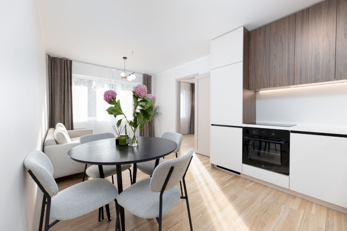 Tallinn, Mustamäe linnaosa, Keskuse 12