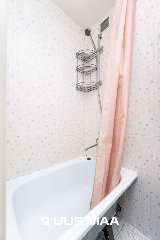 Tallinn, Mustamäe linnaosa, Akadeemia tee 46 172