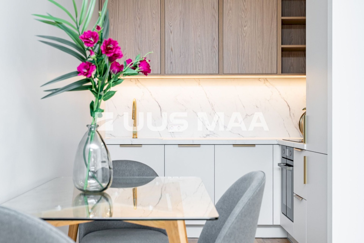 Tallinn, Kesklinna linnaosa, C. R. Jakobsoni 17