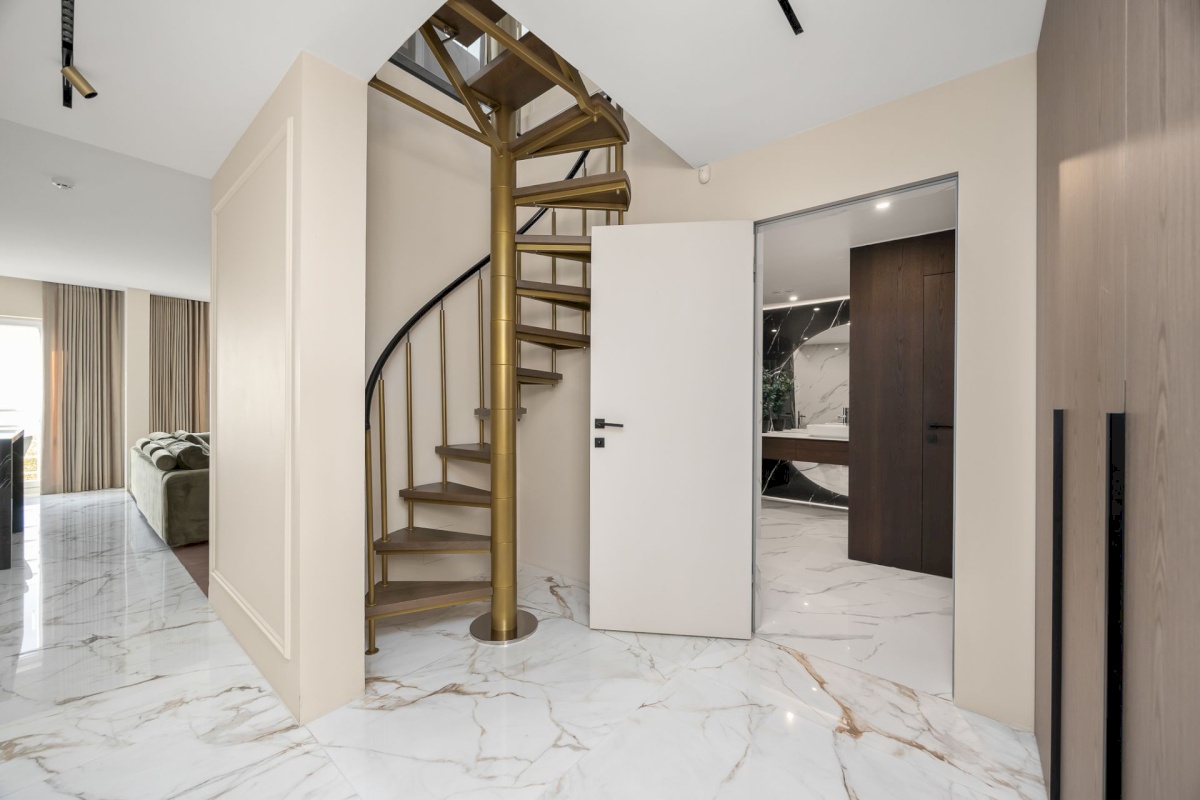 Tallinn, Kesklinna linnaosa, Kadriorg, Narva mnt 128