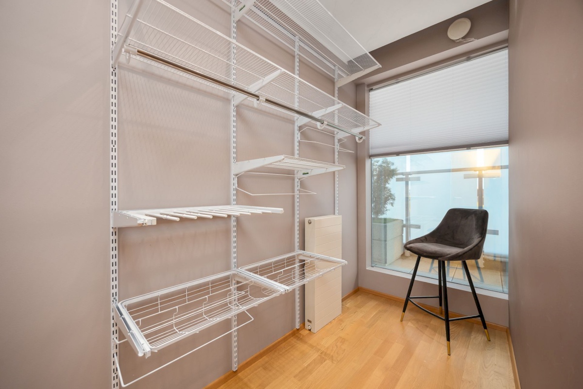 Tallinn, Kesklinna linnaosa, Kadriorg, Narva mnt 128