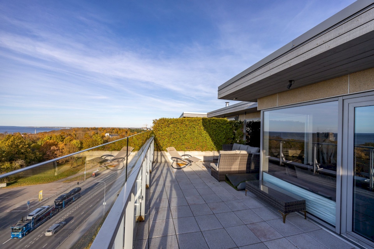 Tallinn, Kesklinna linnaosa, Kadriorg, Narva mnt 128