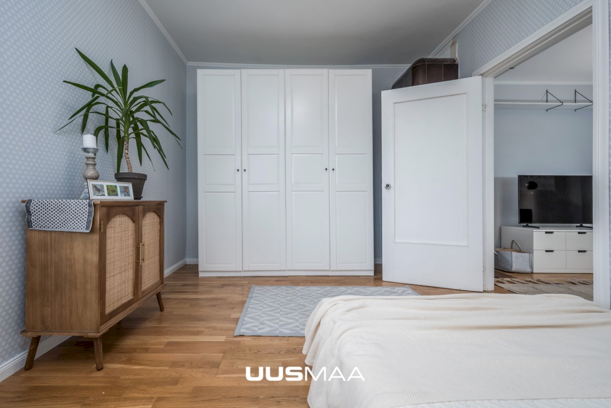 Tallinn, Nõmme linnaosa, Kivimäe, Raudtee 122