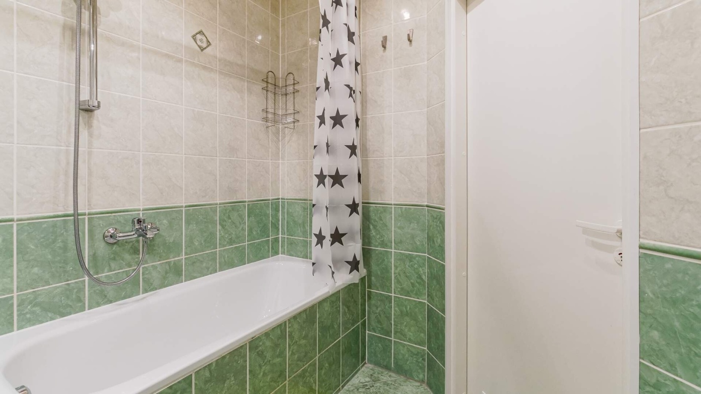 Tallinn, Põhja-Tallinna linnaosa, Kalamaja, Suur-Patarei tn 25